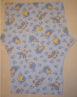 Cosiendo pantalon para bebe