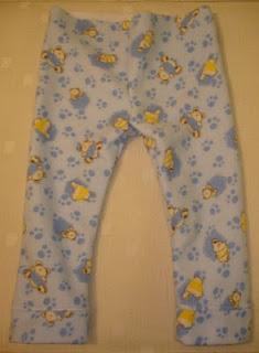 Cosiendo pantalon para bebe