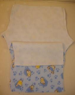 Cosiendo pantalon para bebe