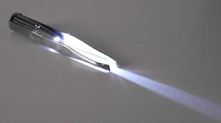 Eva Visnú: Pinza con luz