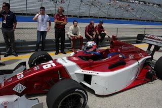 Juan Pablo García califica en Iowa para la carrera nocturna de Indy Lights