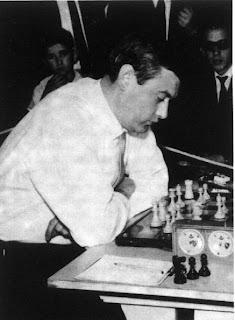 Román Torán y Mikhail Tal, genios y figuras...