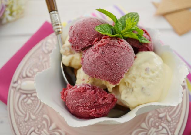 Helado de Cerezas y Vainilla