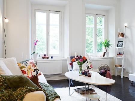 Suelo de madera negro suelo de madera negro muebles estilo escandinavo muebles de diseño fotos decoración cocinas estilo nórdico diseño de interiores decorar cocinas decorar casas decoración sencilla decoración nórdica decoración minimalista Decoración escandinava en blanco con toques de color decoración escandinava decoración en blanco y negro decoración en blanco decoración de salones cocina decoración de interiores decoración de dormitorios cocinas modernas cocinas blancas cocina sencilla elegante cocina moderna cocina con vistas cocina con isla cocina con barra cocina blanca blogs de decoración blog interiorismo blog decoración blog de decoración