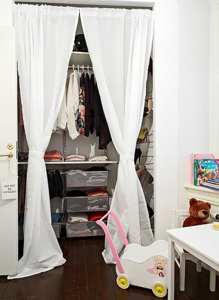 Suelo de madera negro suelo de madera negro muebles estilo escandinavo muebles de diseño fotos decoración cocinas estilo nórdico diseño de interiores decorar cocinas decorar casas decoración sencilla decoración nórdica decoración minimalista Decoración escandinava en blanco con toques de color decoración escandinava decoración en blanco y negro decoración en blanco decoración de salones cocina decoración de interiores decoración de dormitorios cocinas modernas cocinas blancas cocina sencilla elegante cocina moderna cocina con vistas cocina con isla cocina con barra cocina blanca blogs de decoración blog interiorismo blog decoración blog de decoración