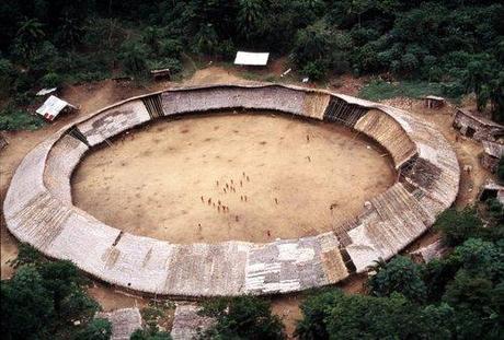 catrinastewart:

Shabono structures by the Yanomami
From...