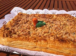 COCA DE LLARDONS, (CHICHARRONES)