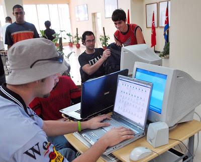 Participan más de 100 mil cubanos en festival de informática