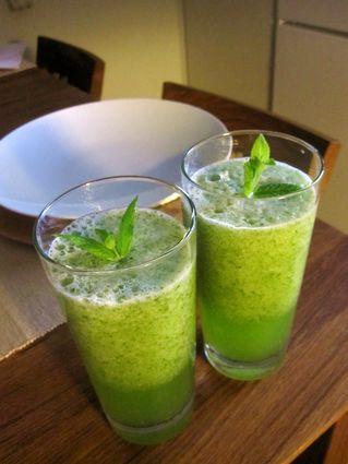 Batido refrescante de menta para el bebé