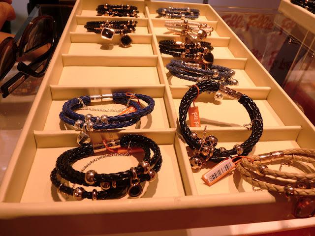 Re-apertura de Folli Follie