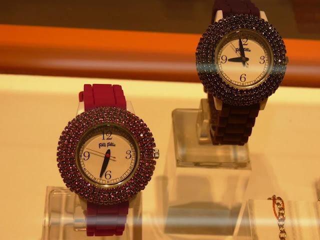 Re-apertura de Folli Follie