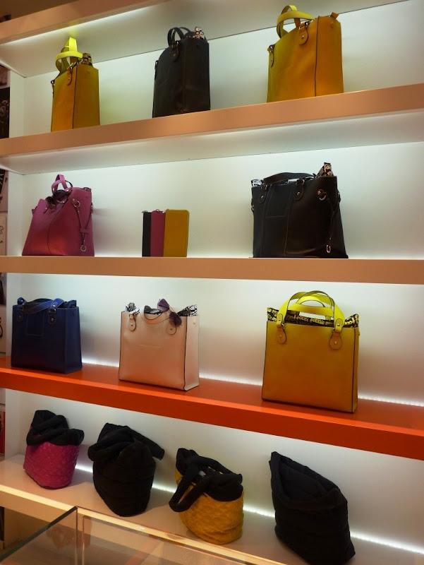 Re-apertura de Folli Follie