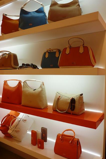 Re-apertura de Folli Follie