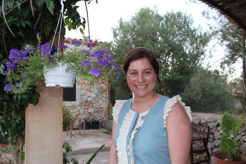 Lu, un vestido Riverside y una terraza de verano