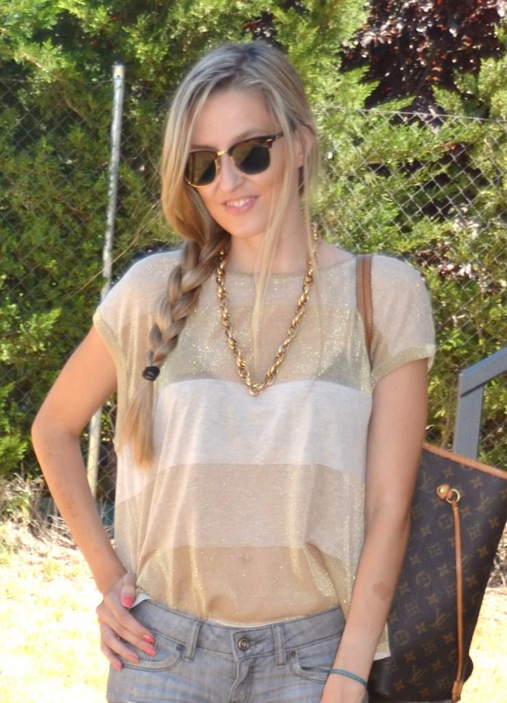 Golden t-shirt and boots