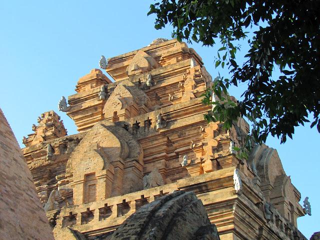 Nha Trang; la cara más turística de Vietnam...y con una gran historia