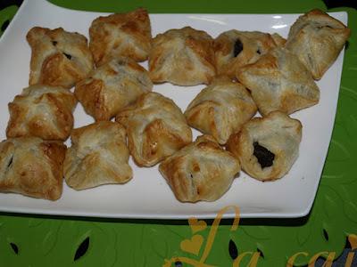 Pañuelos de hojaldre con morcilla