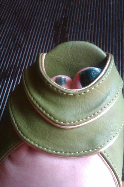 Reto sandalias y laca de uñas