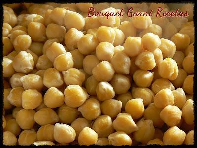 Guisito de garbanzos, zucchinis y puerros