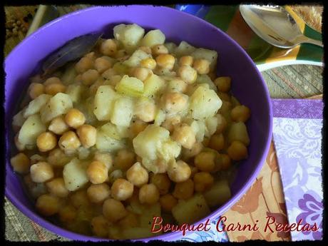 Guisito de garbanzos, zucchinis y puerros
