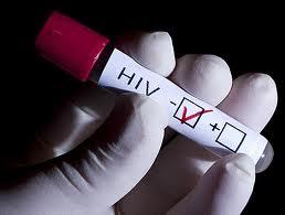 Cinturas más grandes en VIH positivos se relacionan con dificultades en la función mental
