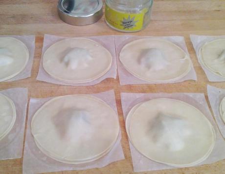 “Raviolis” de naranja y chocolate (paso a paso)