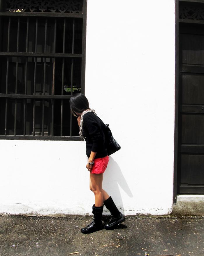 Coral shorts with boots