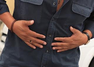 Automedicación por dolor abdominal alivia de momento, pero no cura el problema