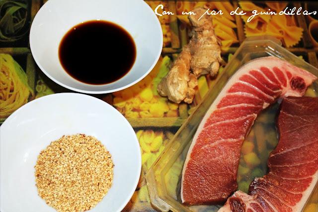 Sashimi de atún con sésamo