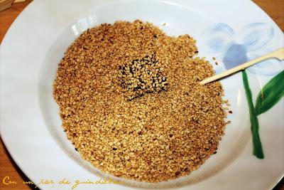 Sashimi de atún con sésamo