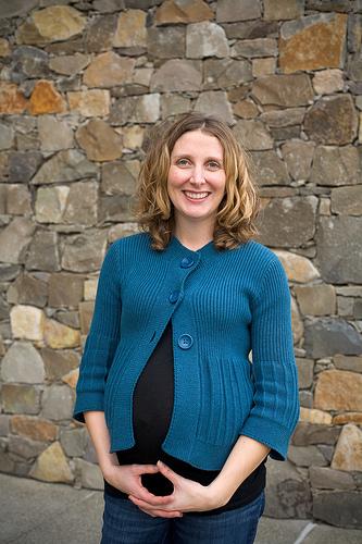 Trabajar de pie durante el embarazo afecta el tamaño del bebé