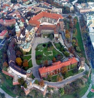 Callejeando en Cracovia 3 : Hacia la cima de la colina de Wawel