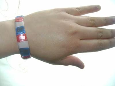 Como hacer una Pulsera con una botella de plático reciclada