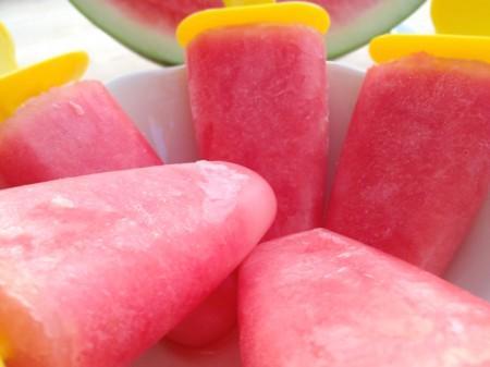 zumo de sandía sorbete recetas fáciles verano recetas fáciles para niños recetas fáciles frutas recetas dulces verano recetas delikatissen recetas con sandía receta fácil helado postres rojos postres con sandía postres con fruta polo sandía receta helado sandía dulces y helados delikatissen 