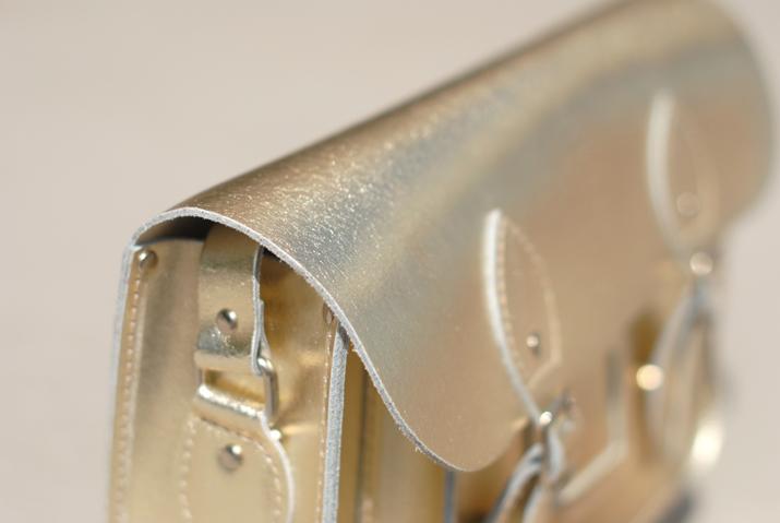 Golden satchel bag at fashion blog, Barcelona