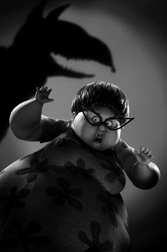 Posters e imágenes de Frankenweenie, Sinister, Knight of Cups, Carrie, The Campaing y más