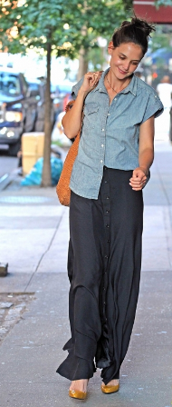 Katie Holmes elige looks informales para sus últimas apariciones públicas