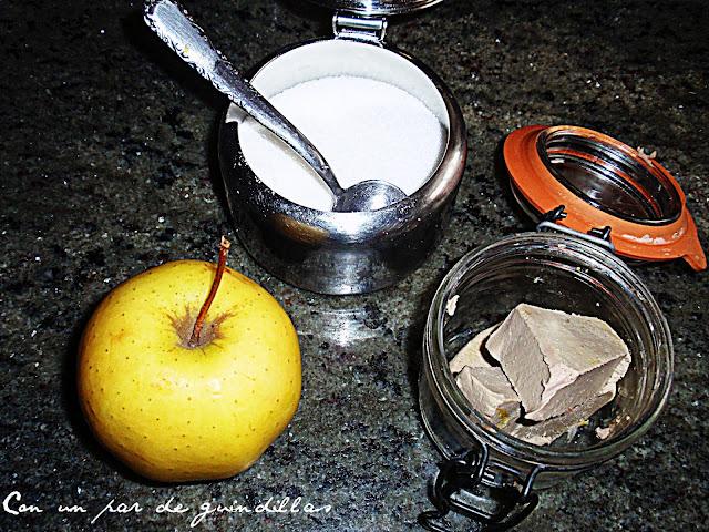 Cucharas de foie y manzana