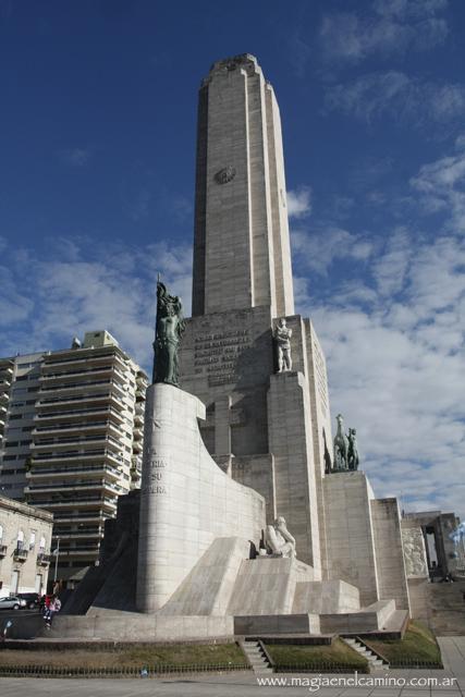 monumento2 Rosario con “R” de Río: un recorrido por la costanera