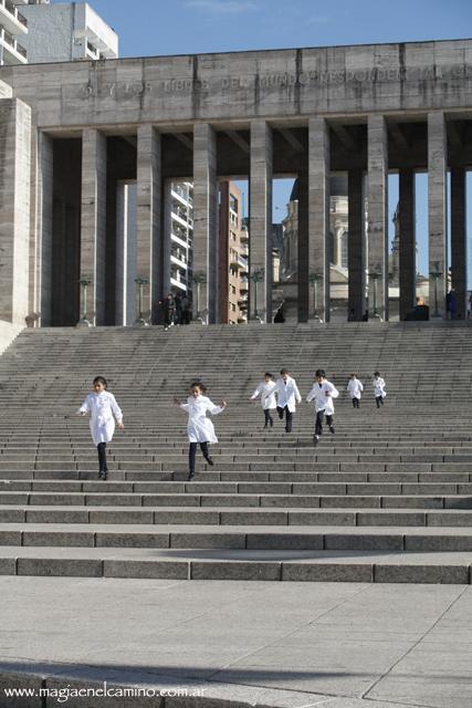 niñosbandera Rosario con “R” de Río: un recorrido por la costanera
