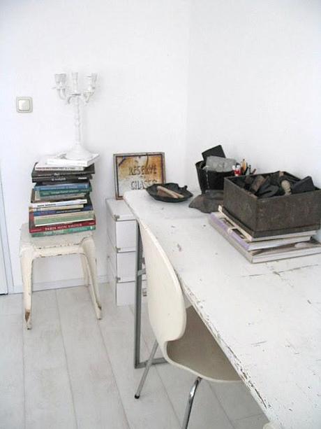 Antes y después: Un escritorio en blanco y negro