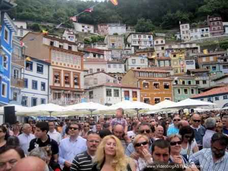 Pregon Amuravela en Cudillero: Plaza Marina repleta Pregon Amuravela en Cudillero: Plaza Marina repleta