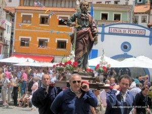 San Pedro en Cudillero: Procesión regreso Iglesia San Pedro en Cudillero: Procesión regreso Iglesia