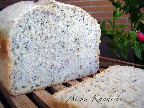 PAN CON SEMILLAS DE AMAPOLA