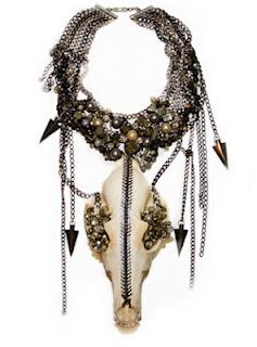 El ecléctico gótico glam de Assad Mounser