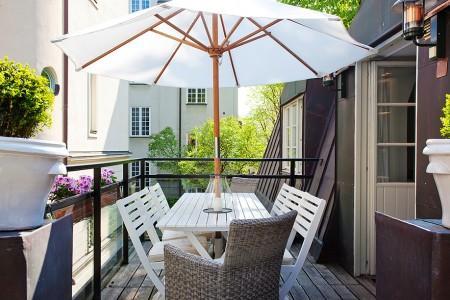 suelo madera negar suelo de caoba silla 7 siete arne jacobsen muebles fritz hansen muebles estilo escandinavo muebles de jardín decoración muebles de diseño lounge chair eames estilo nórdico diseño de terrazas diseño de interiores decorar casas decoración nórdica decoración escandinava decoración en blanco decoración de salones cocina decoración de interiores decoración de exteriores decoración de dormitorios cocinas blancas cocina moderna cocina con vistas cocina con isla cocina con barra cocina blanca blogs de decoración blog de decoración baño de diseño 