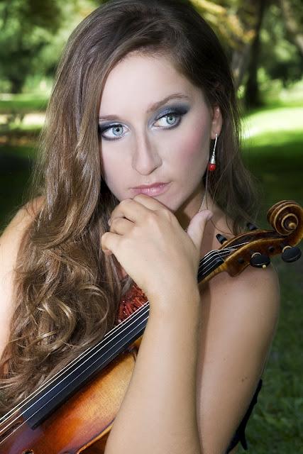 Elena Mikhailova y su violín