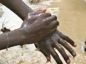 Inventan producto capaz sustituir agua para baño 99.9%