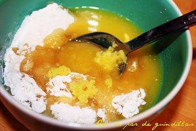 Helado de tomillo sobre galleta de jengibre