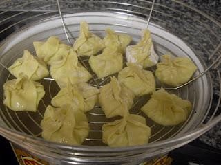 Vichyssoise de pera con wonton de queso azul